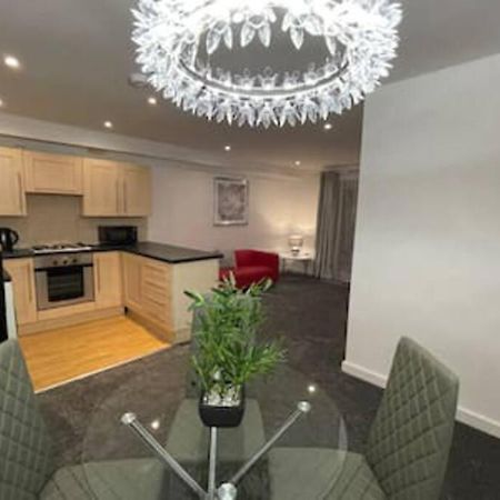 Moda Wigan 2 - Stylish 2 Bed In Central Уигън Екстериор снимка