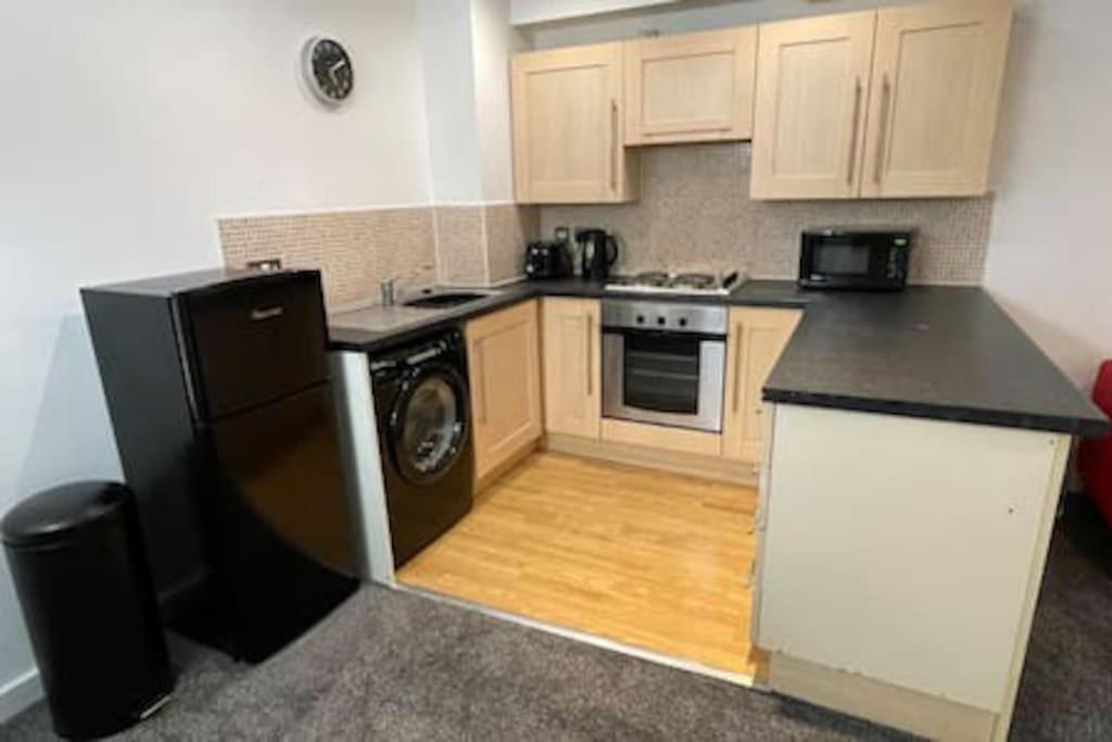 Moda Wigan 2 - Stylish 2 Bed In Central Уигън Екстериор снимка