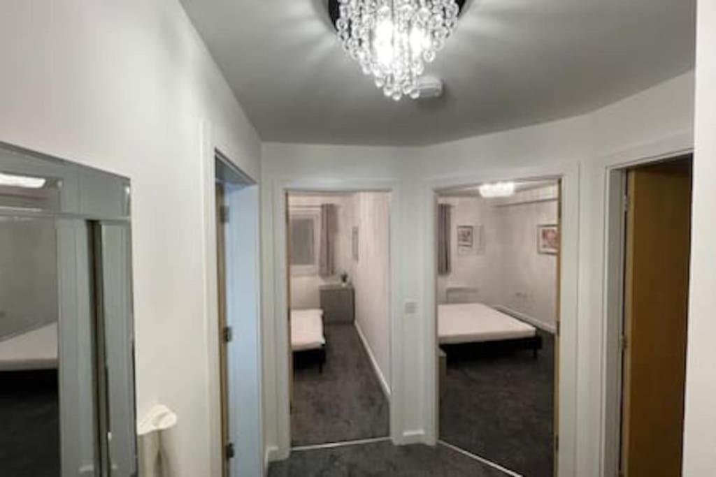 Moda Wigan 2 - Stylish 2 Bed In Central Уигън Екстериор снимка