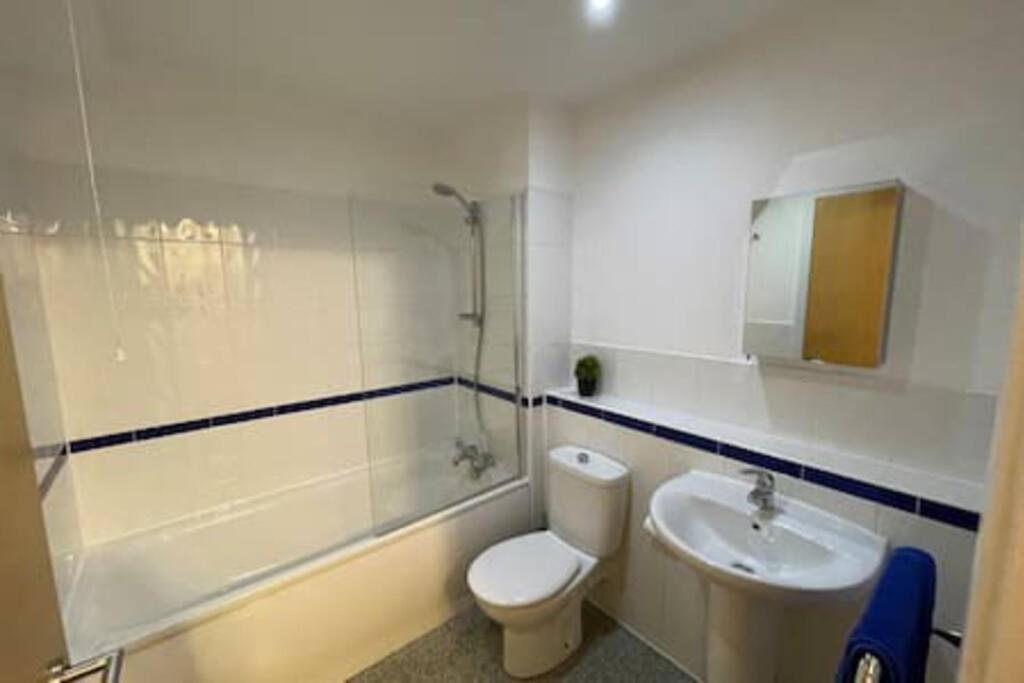 Moda Wigan 2 - Stylish 2 Bed In Central Уигън Екстериор снимка